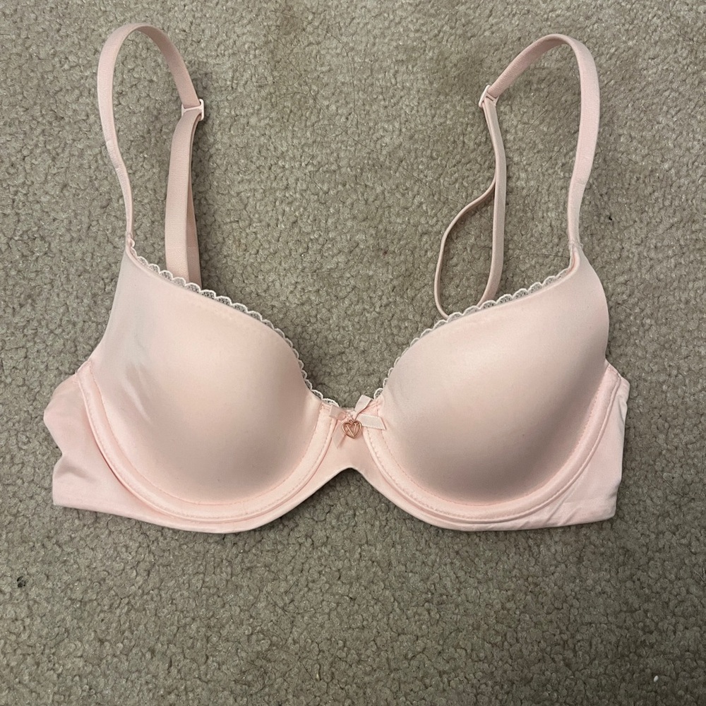 [SOLD] Victoria's Secret Dream Angels Lightly Lined Demi Bra